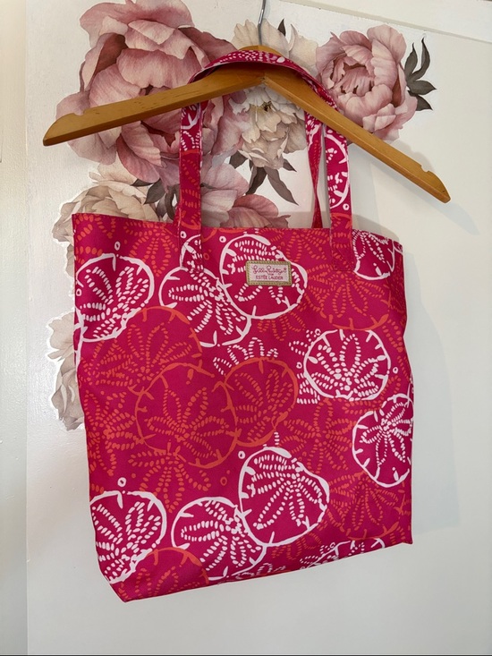 Lilly Pulitzer Handbags - Lilly Pulitzer Hot Pink & White Floral Tote